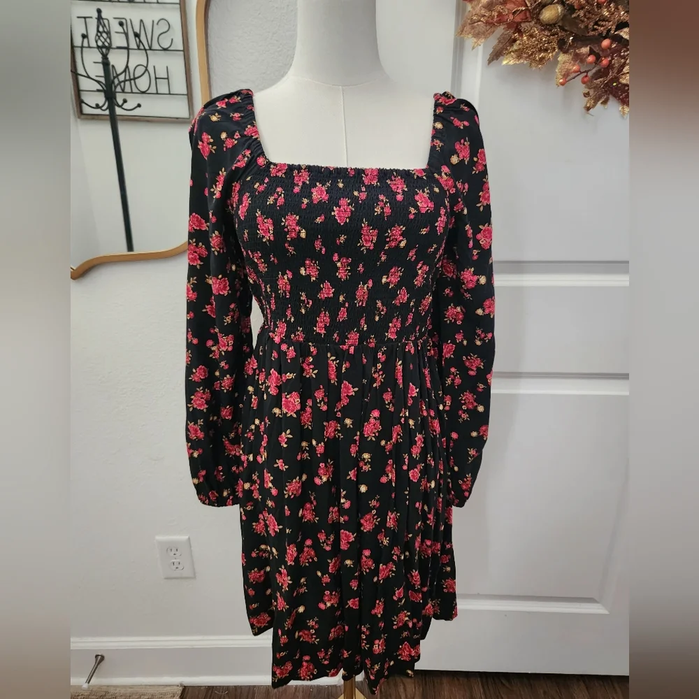 Old Navy | Dresses | Old Navy Smocked Floral Long Sleeve | Poshmark Old Navy | Dresses | Old Navy Smocked Floral Long Sleeve | Poshmark